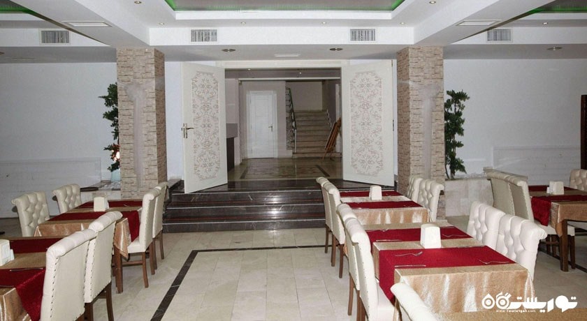 ورودی رستوران